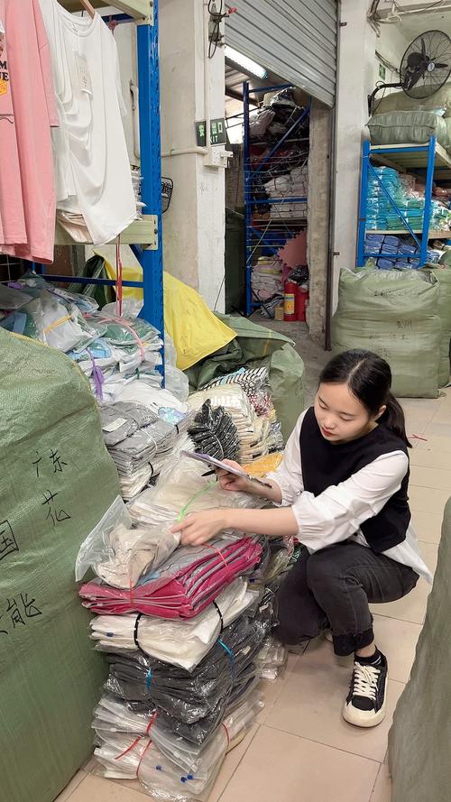 服装批发市场的生意经 如何在服装服饰批发行业脱颖而出